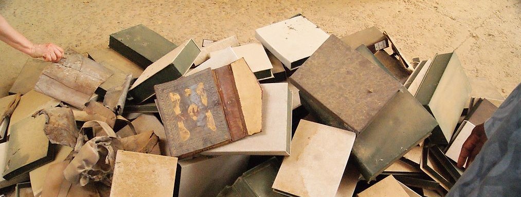 Empty manuscript boxes at IHERI-AB, Timbuktu (2013)