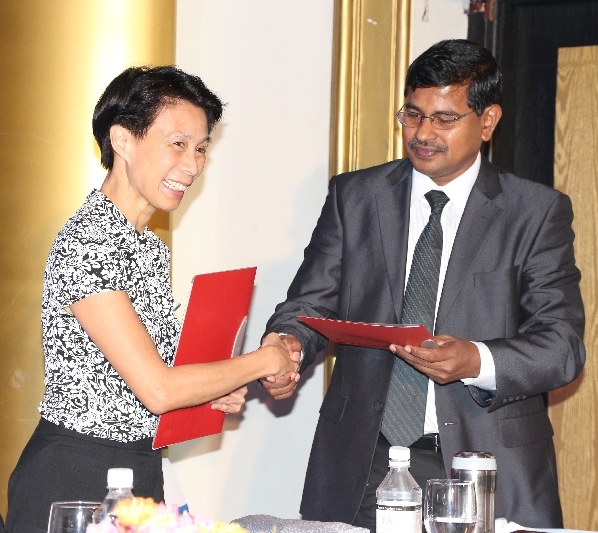 Signing of Agreement between IFLA and the National Library and Documentation Service Board of Sri Lanka