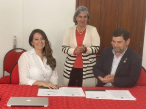 Jeimy Hernandez (CERLALC), Glòria Pérez-Salmerón (IFLA President 2019-21), Alejandro Santa (IFLA) 