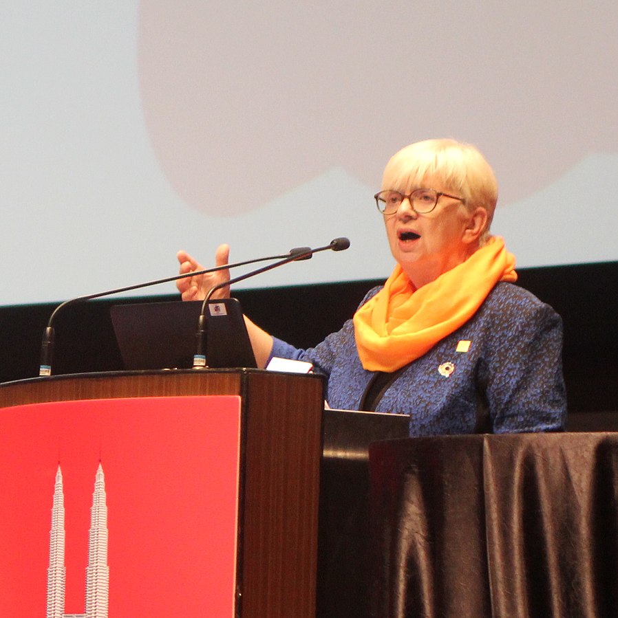 Claudia Lux, IFLA President 2007-2009, speaking at the World Library and Information Congress 2018